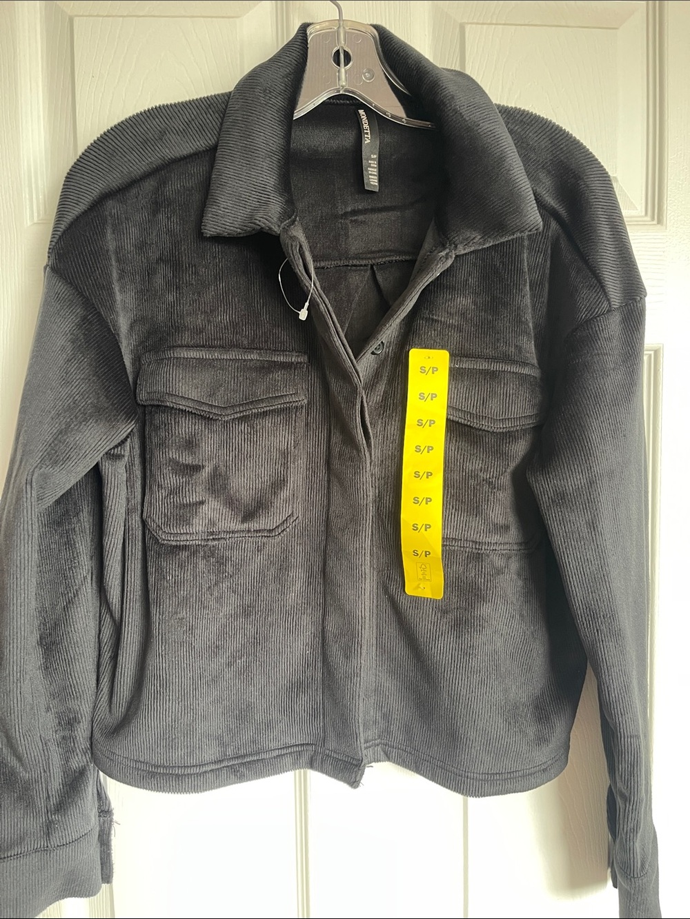 Mondetta Women's black button front cropped Corduroy Jacket